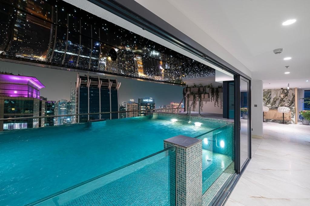 Glass Swimming Pool Dubai